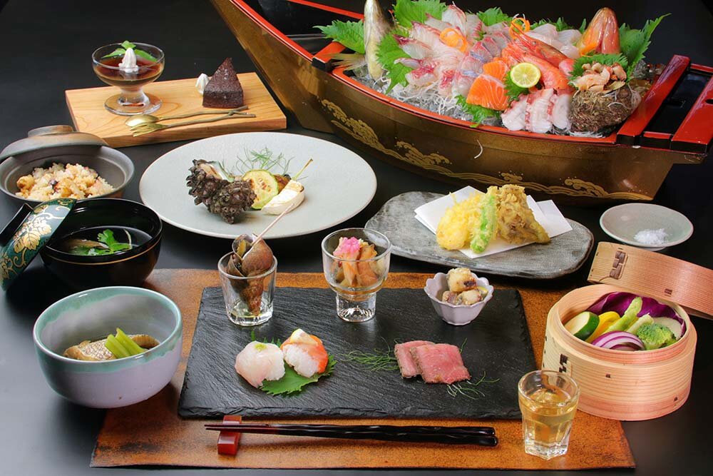 かつみやの料理　舟盛り付き・美食コース